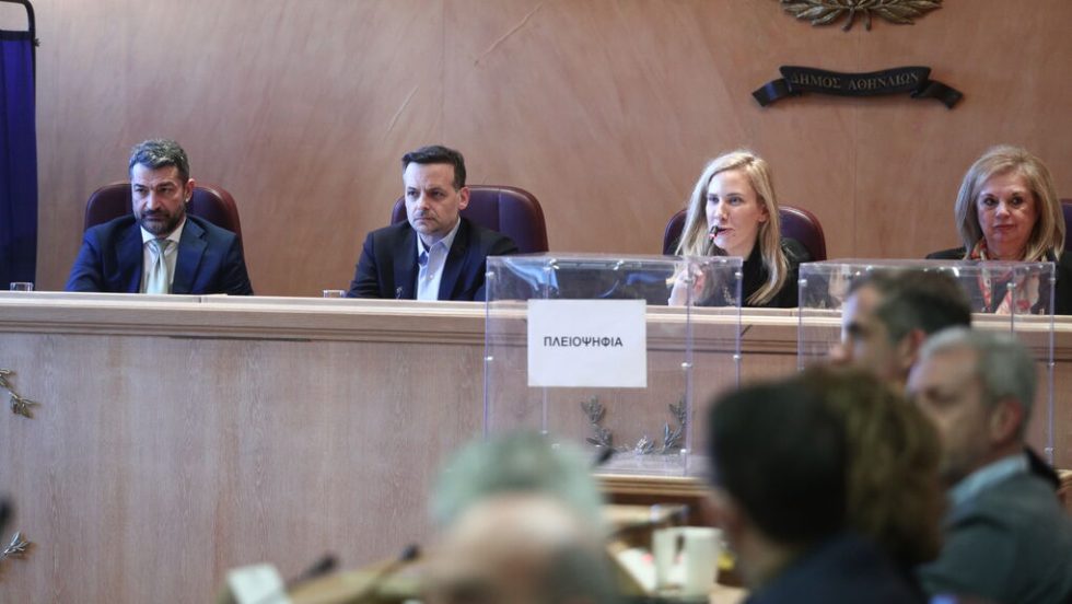 Ο Χάρης Δούκας στο δημοτικό συμβούλιο